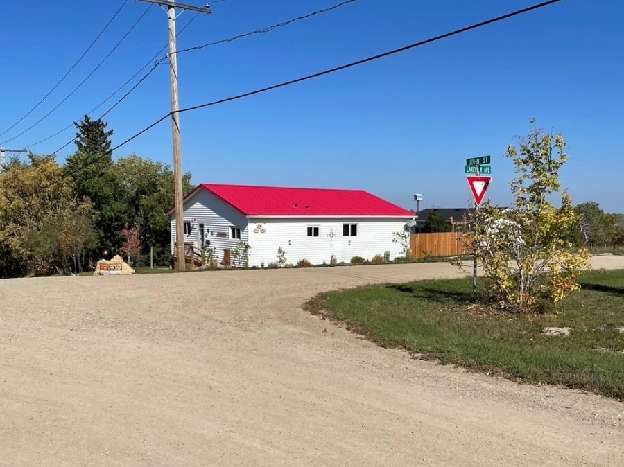 215 John Street, Manitou Beach - Home for sale by owner on saskhouses.com in the Town of Manitou Beach, Saskatchewan