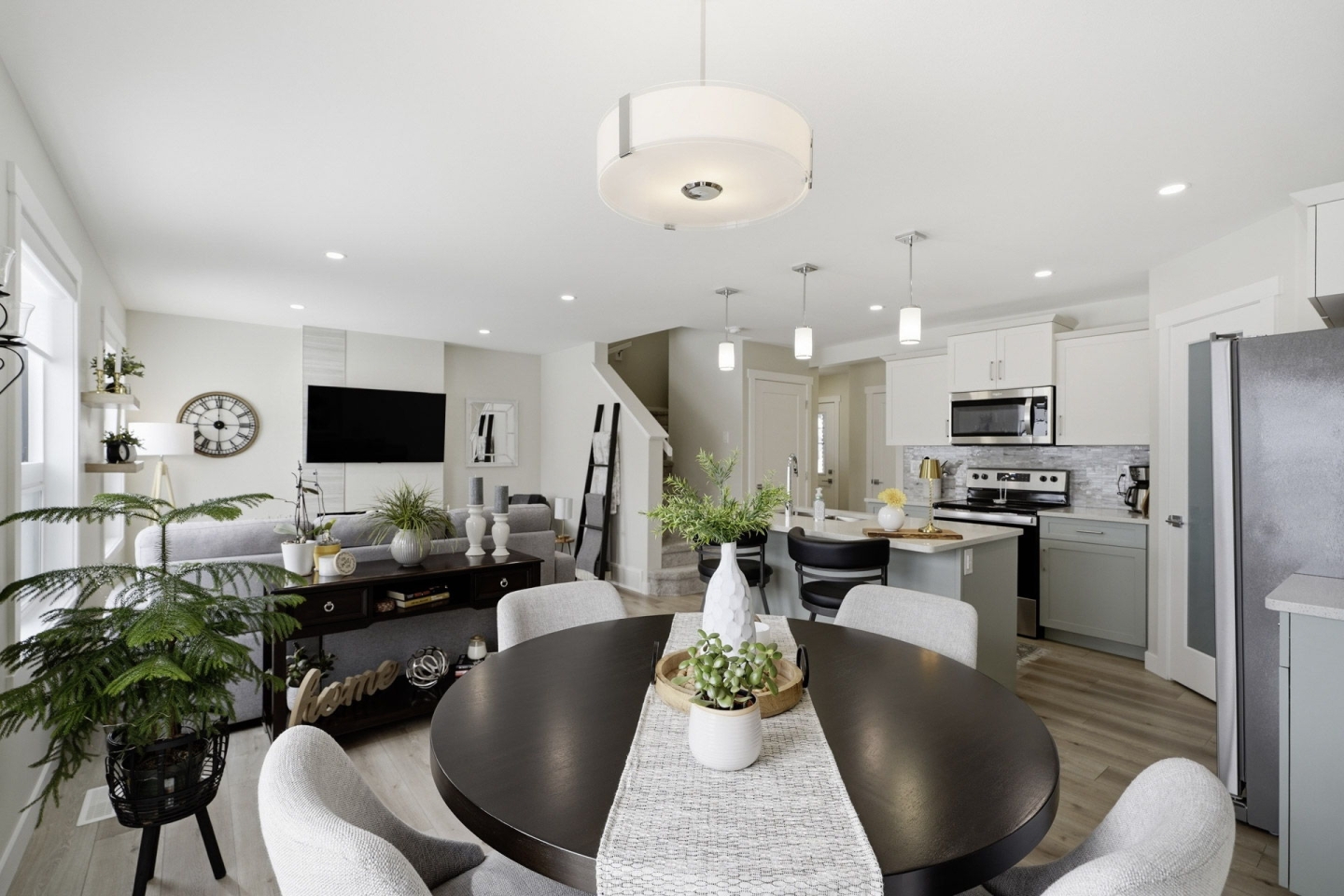 535 Schmeiser Ave – Tyler Fox-Quiksell-11