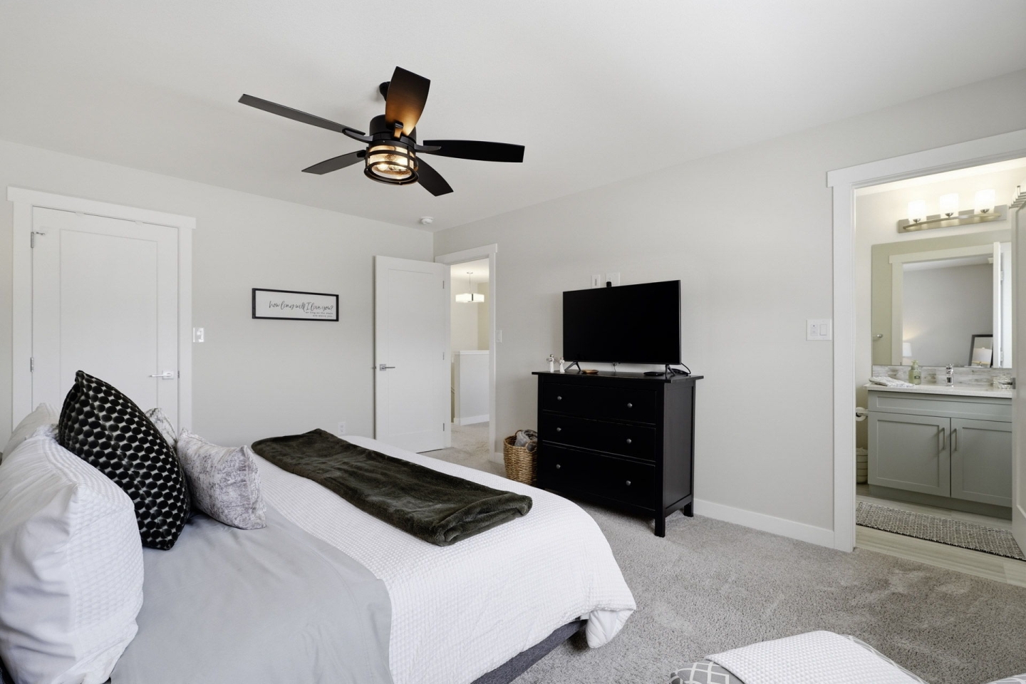 535 Schmeiser Ave – Tyler Fox-Quiksell-18